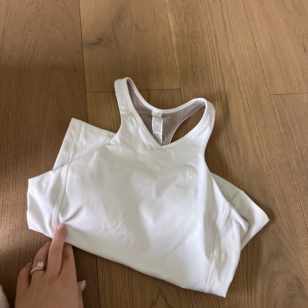 Lululemon Waist Length V Neck Tennis Tank Top White